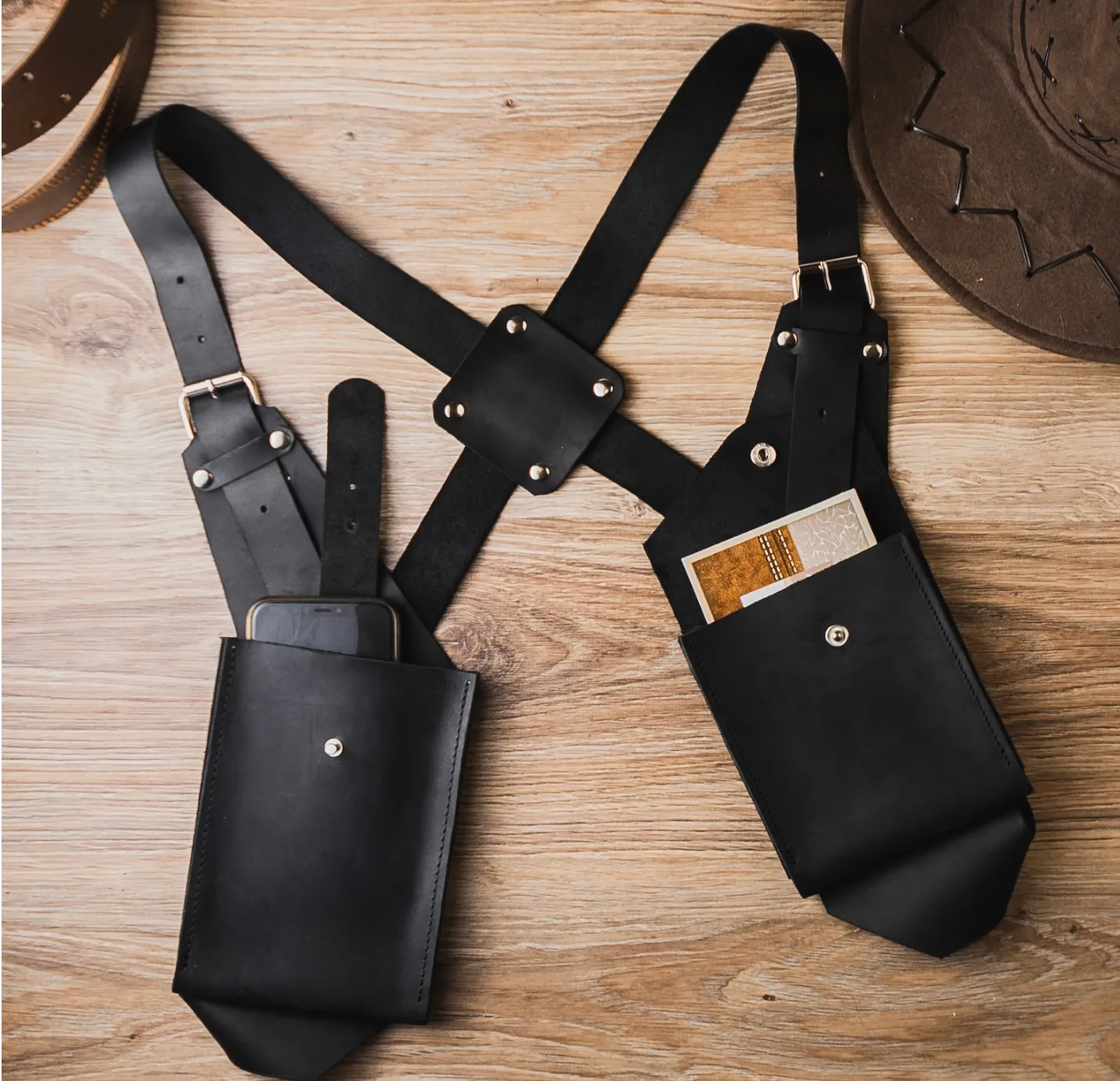 Double shoulder holster leather bag