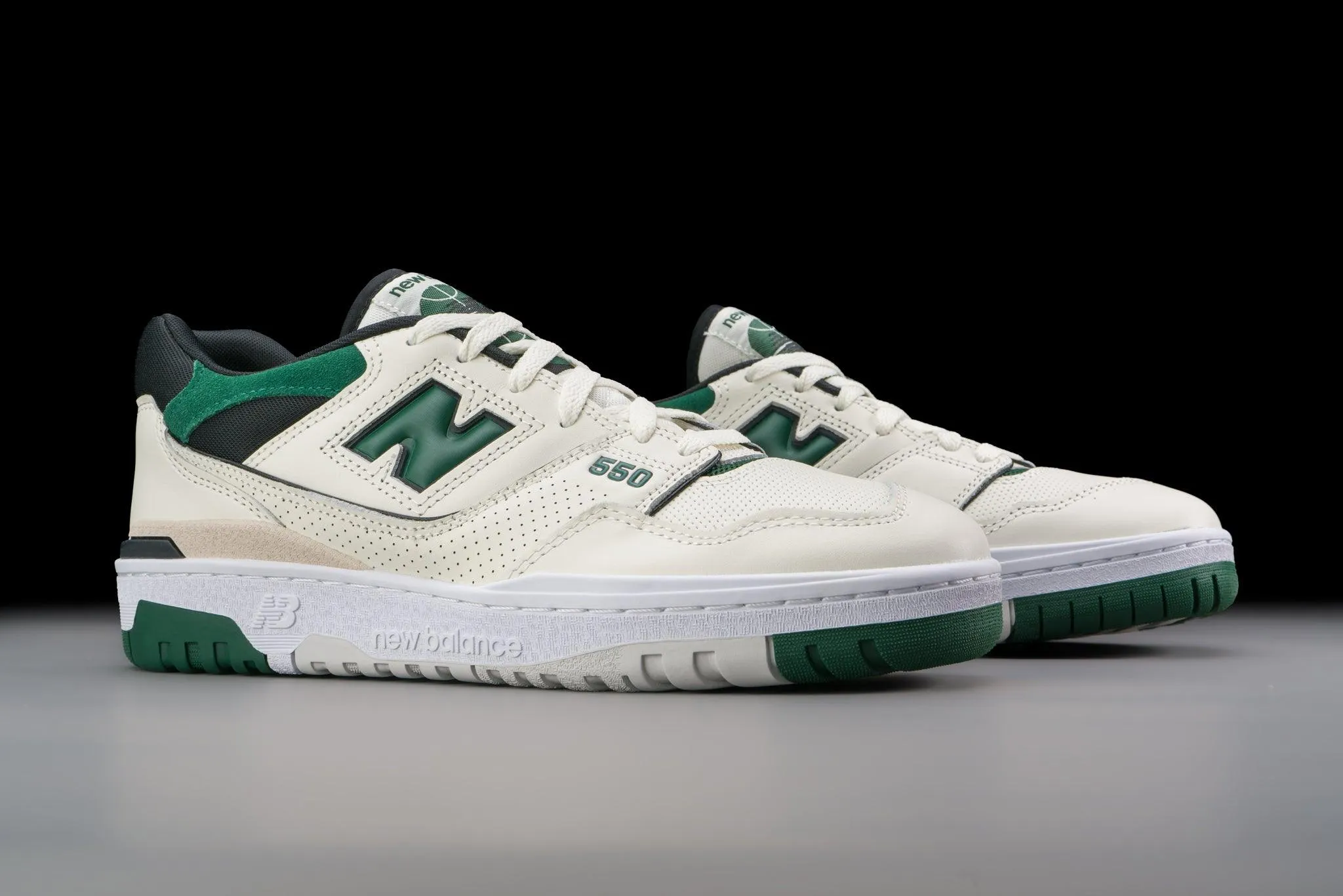 New Balance 550 Sea Salt Pine Green