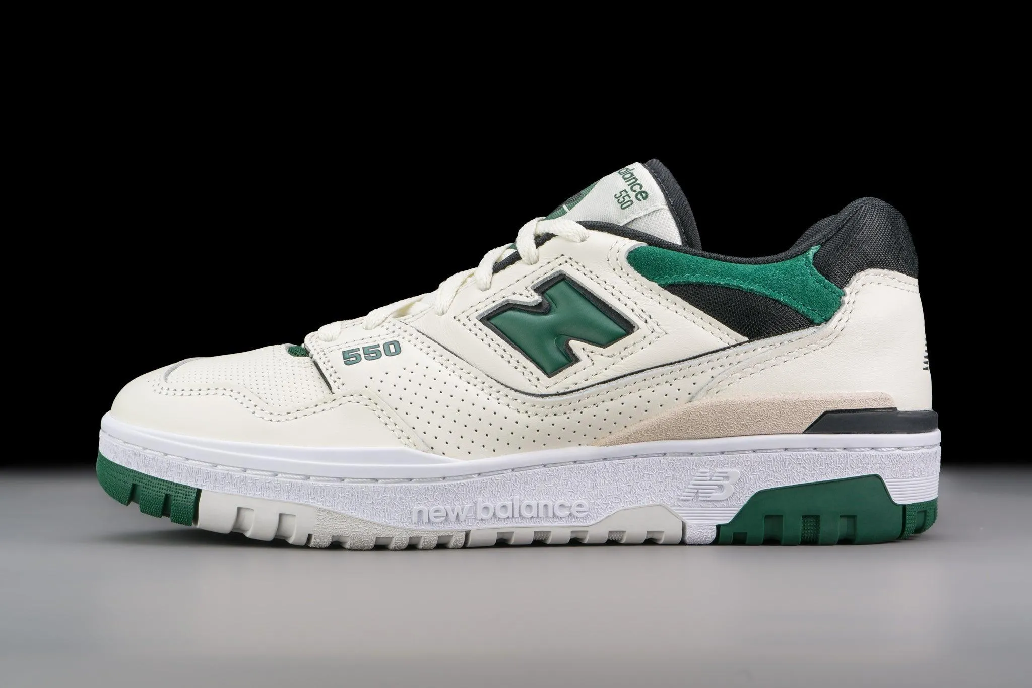 New Balance 550 Sea Salt Pine Green