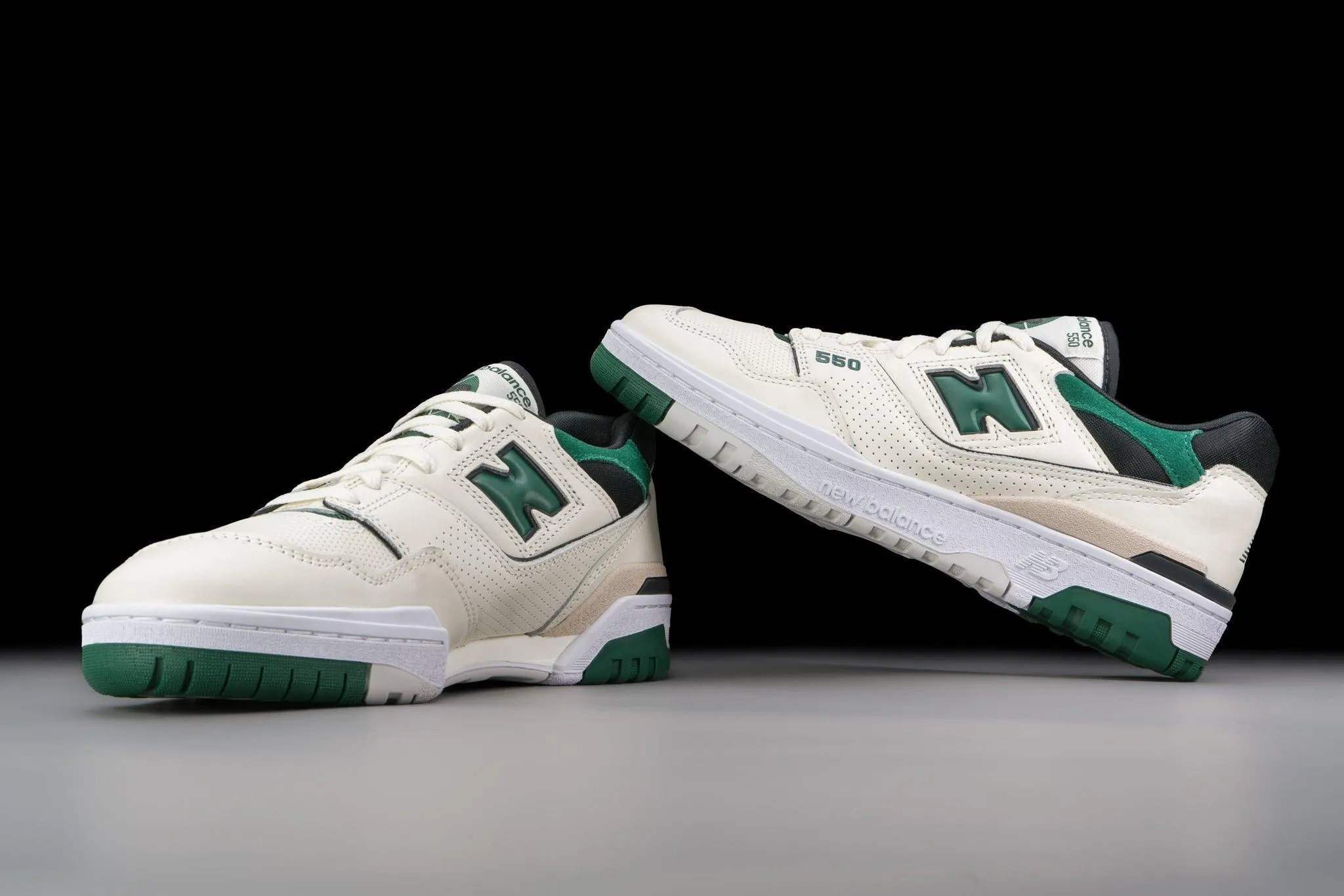 New Balance 550 Sea Salt Pine Green