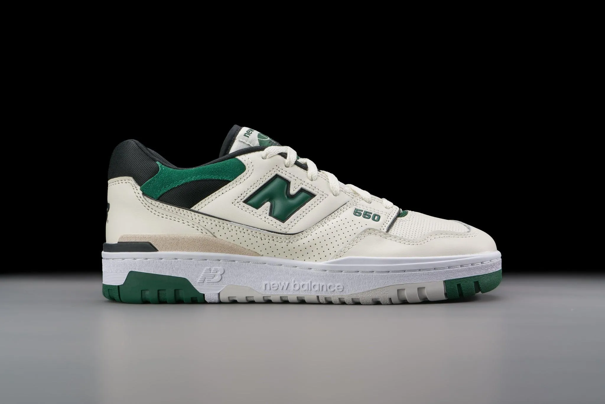 New Balance 550 Sea Salt Pine Green