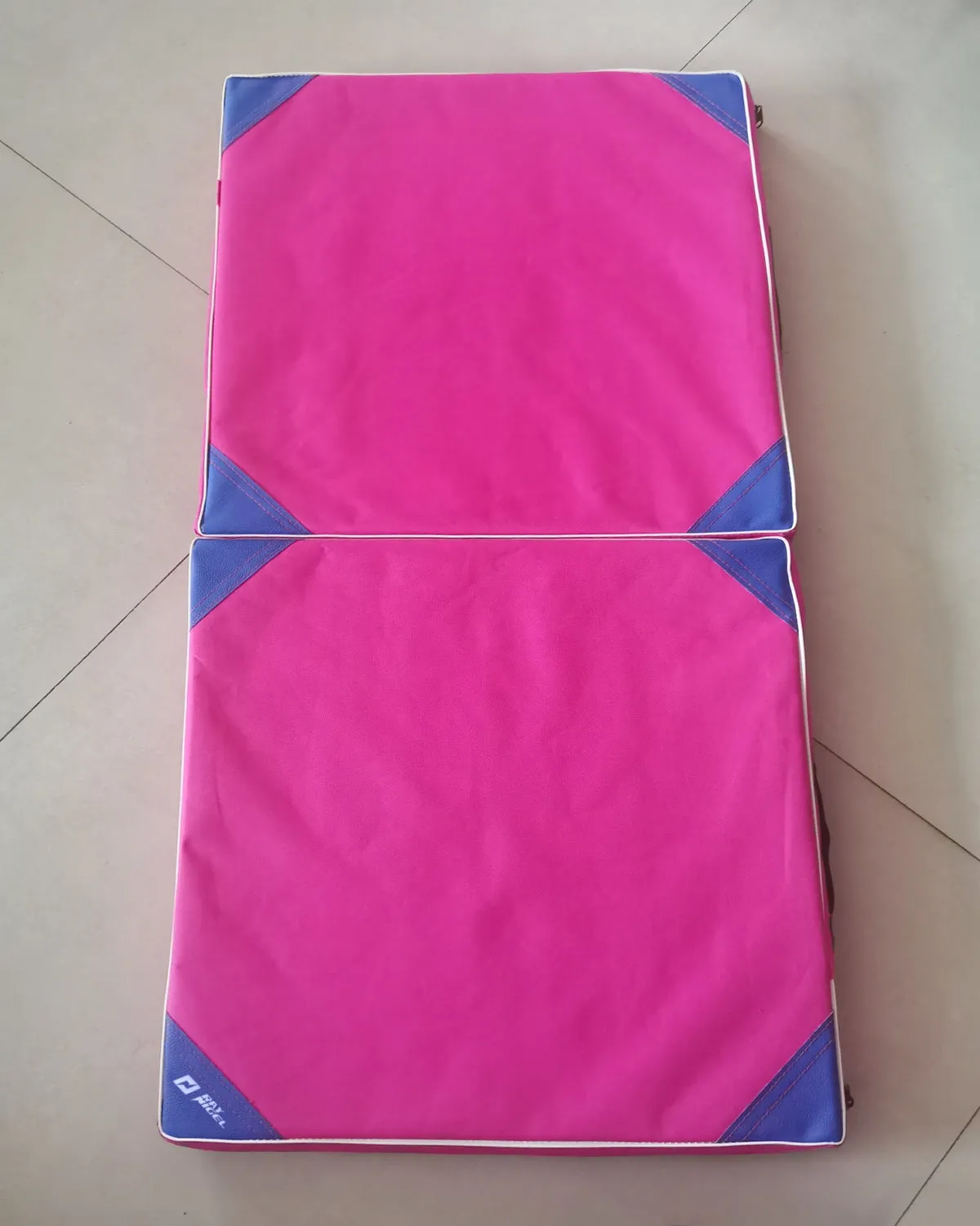 RAY NIGEL Folding Thick Exercise Mat,for Tumbling, MMA, Martial Arts, Gymnastics, Stretching, Core Workouts