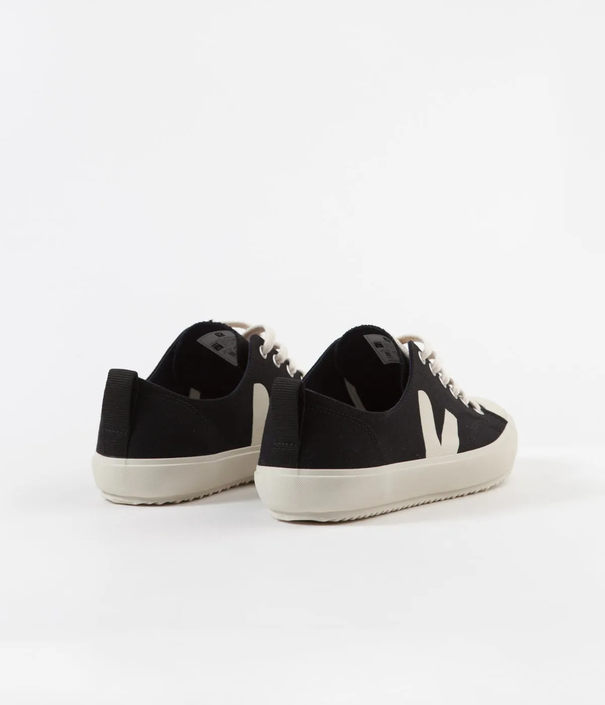 Veja Nova Canvas Shoes - Black / Pierre